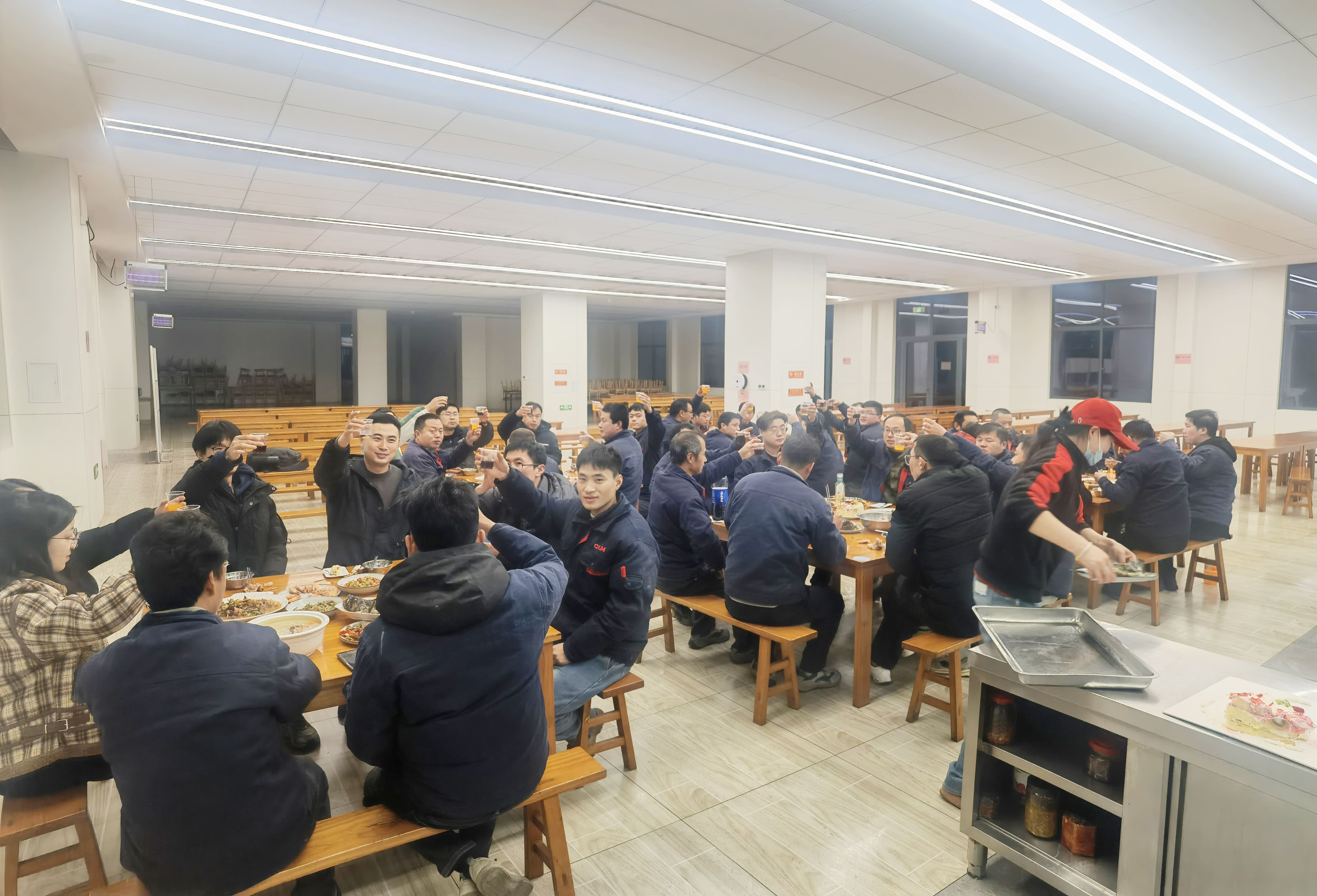 Una commovente festa di compleanno a Kingstar